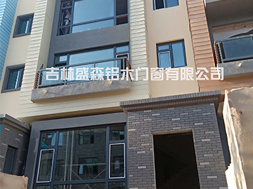 那个季节适合更换窗子？哪些原因会导致门窗渗水漏风呢？